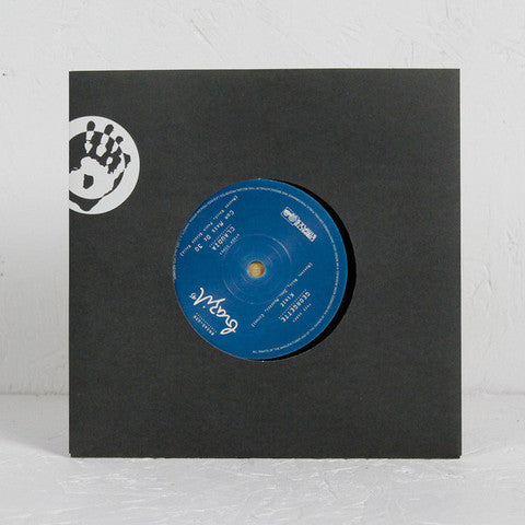 Georgette (4) / Claudia (6) : Kiriê / Com Mais De 30 (7")