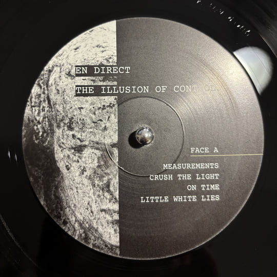 En Direct – The Illusion Of Control (LP, Clear Memory, 2025) Image 4