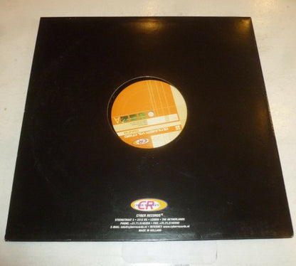 DJ Nukem Vs. Chab – Dayna (12", Cyber Records, 2001) Image 4