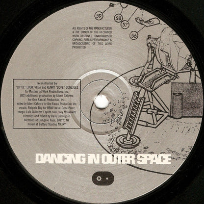 Atmosfear – Dancing In Outer Space (Masters At Work Remixes) (12", Disorient, 1997) Image 4